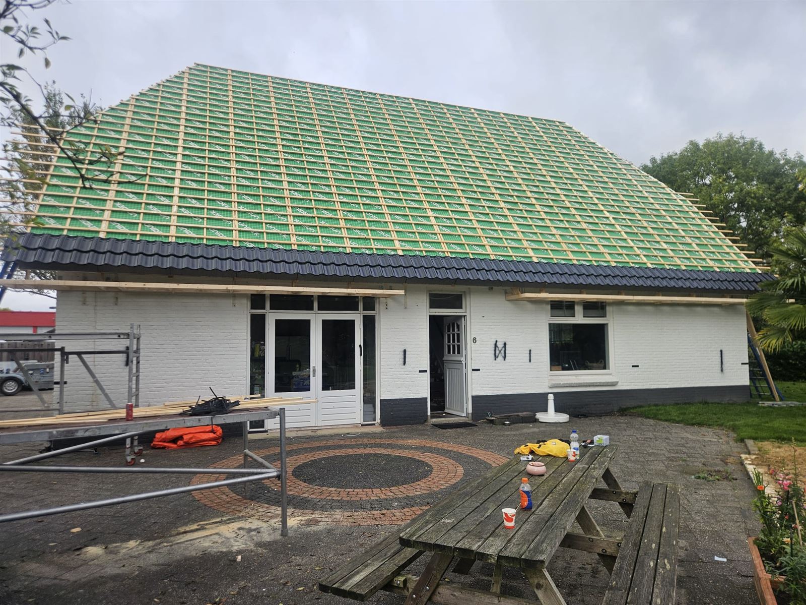Nieuwe panlatten en onderdak tijdens de dakrenovatie